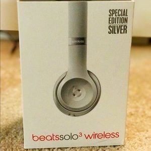 Beats solo 3 headphone wireless silver